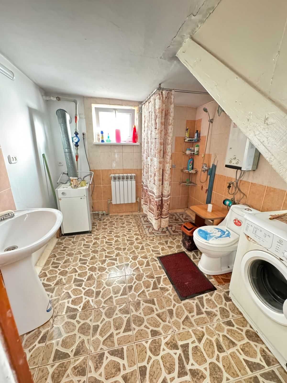 Продаётся дом 2 этажа  общ.пл.147 кв. М.
