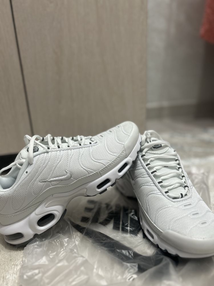 Кроссовки NIKE Tn 41 размер