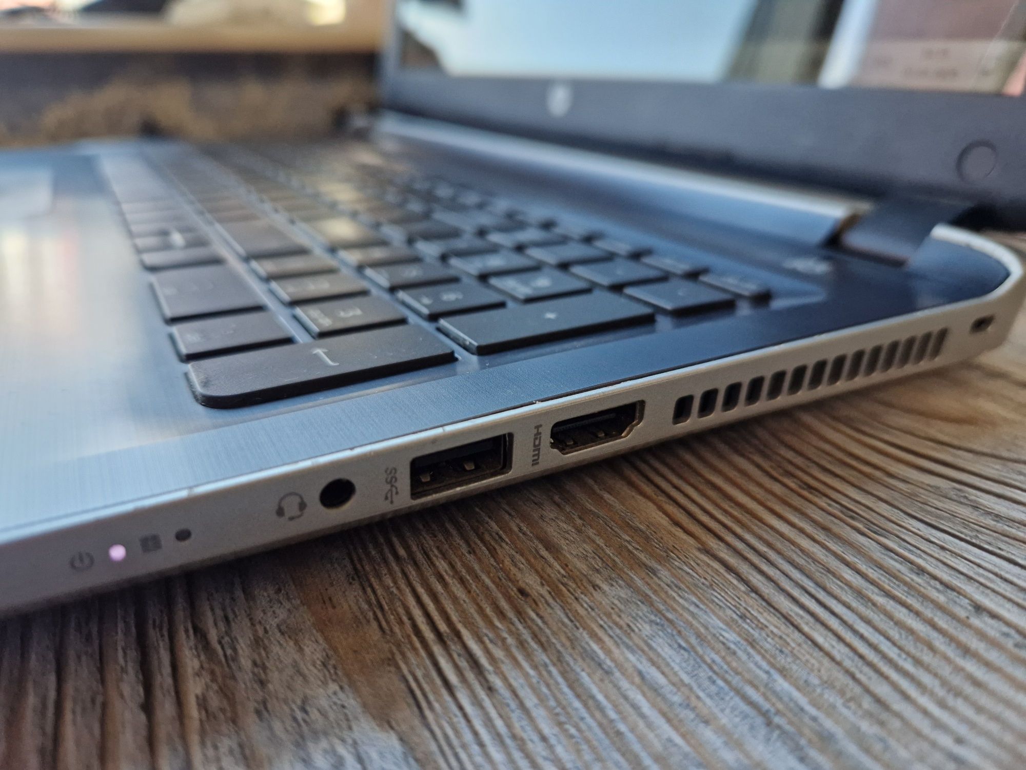Ноутбук HP Pavilion для работы состояние хорошее