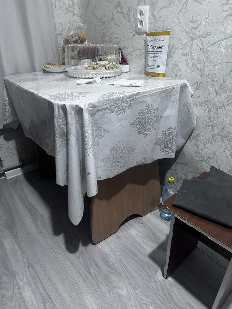 Продам стол со стульями