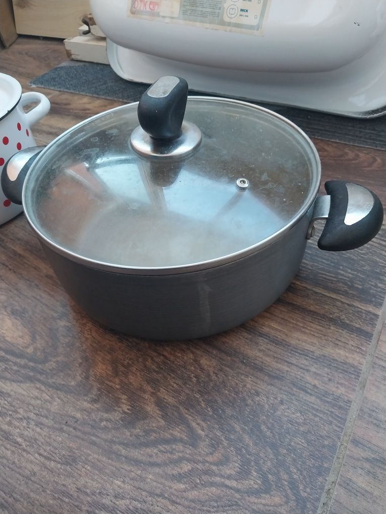 Продам казан.сковороды.кострюли  бу
