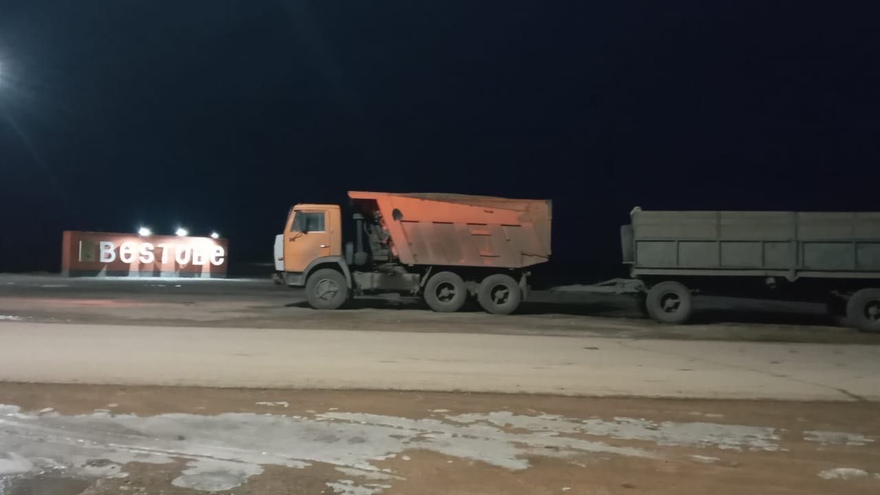 КАМАЗ с прицепом         .