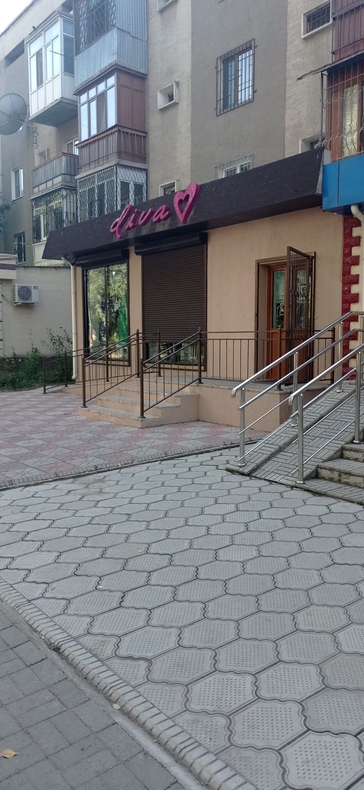 Продается 2х улучшенная квартира ЗОЛОТОЙ КВАДРАТ. Айтиева - Айтике Би.
