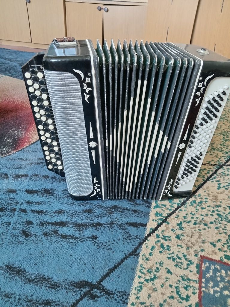 Баян сатылады, жақсы күйде сақталған