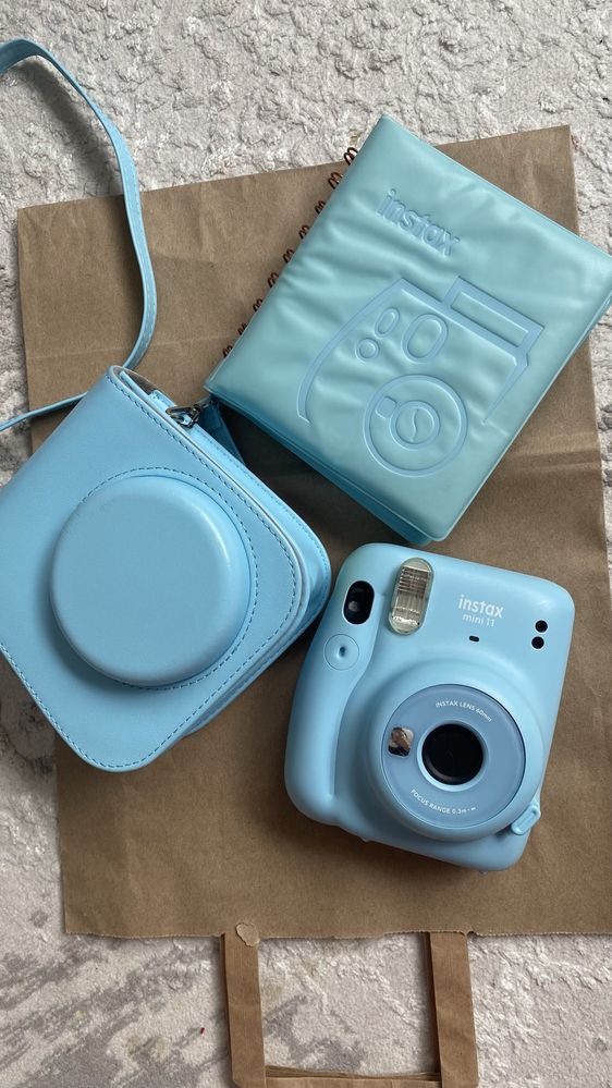 Фотокамера моментальной печати Fujifilm Instax Mini 11 голубой