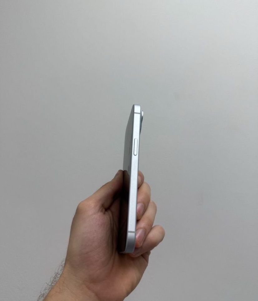 iPhone 15 с гарантией