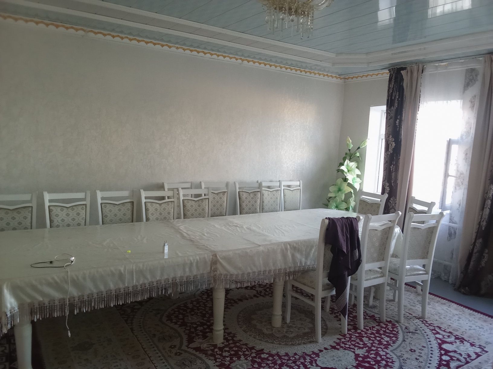 Тез арада үлкен үй сатылады