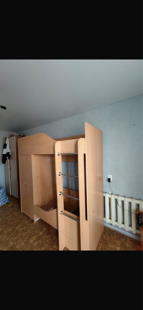 Продам двухярусную кровать