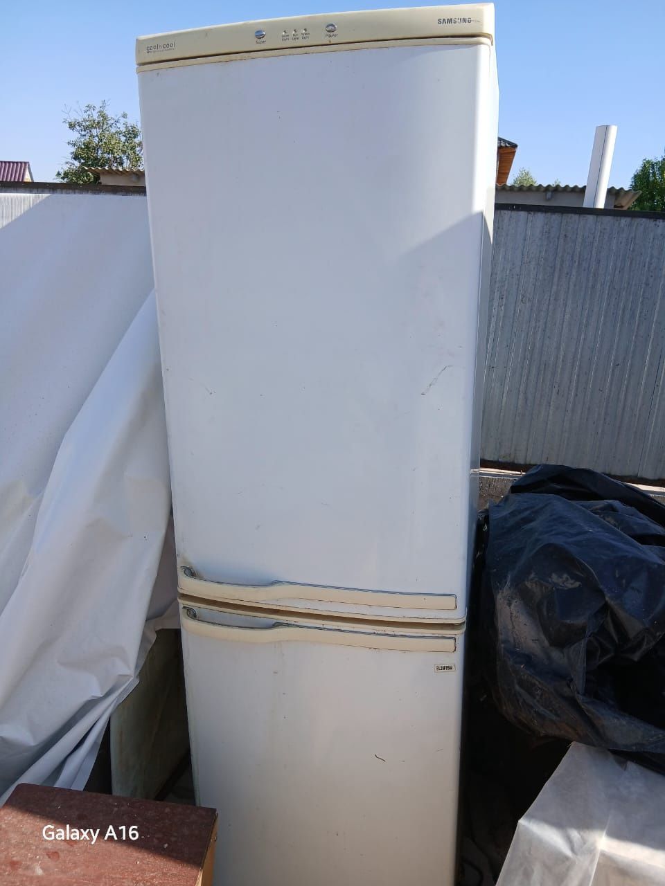 Продам Холодильник в рабочем состояний.