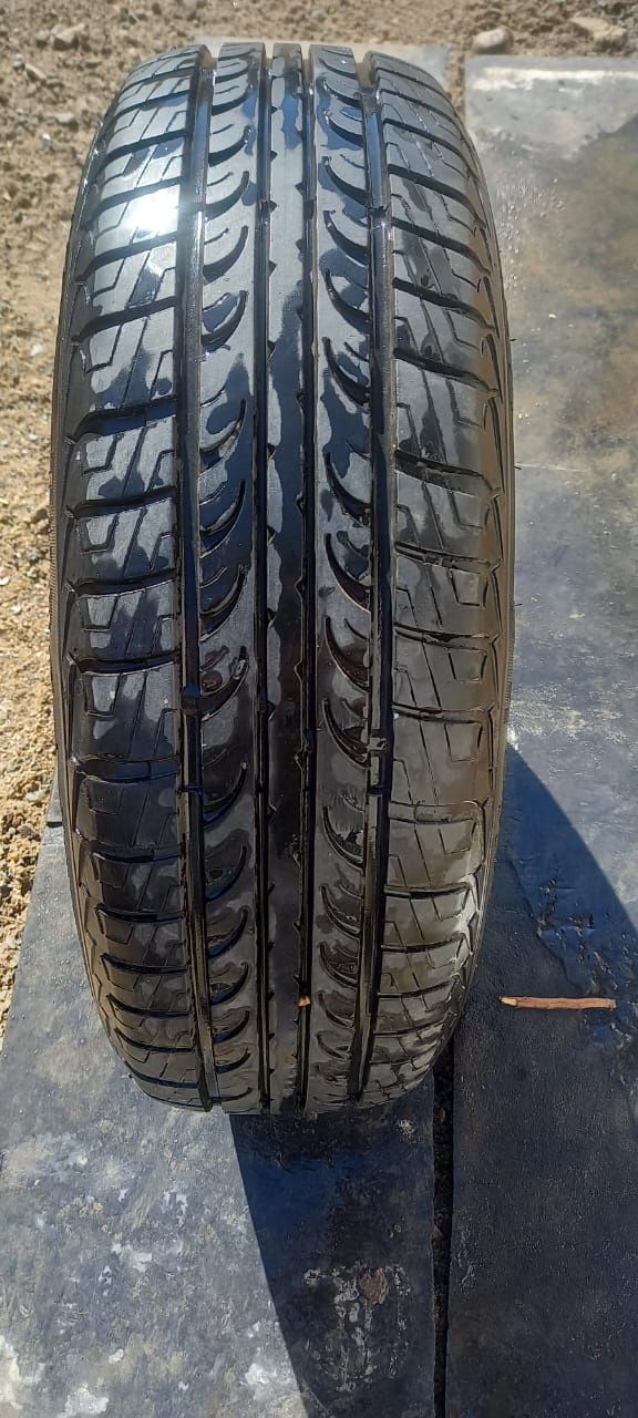 Продам 1 колесо с диском в отличном состоянии 185 -65 R15 92T