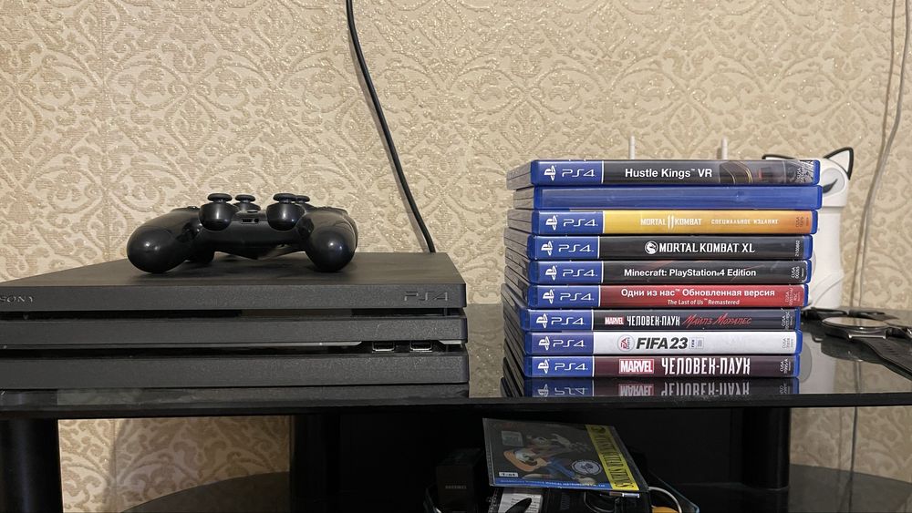 Продам PS 4 Pro 1tb