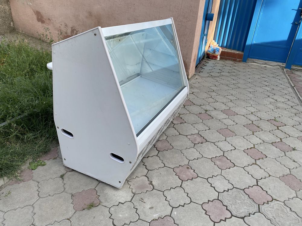 Ветринный холодильник
