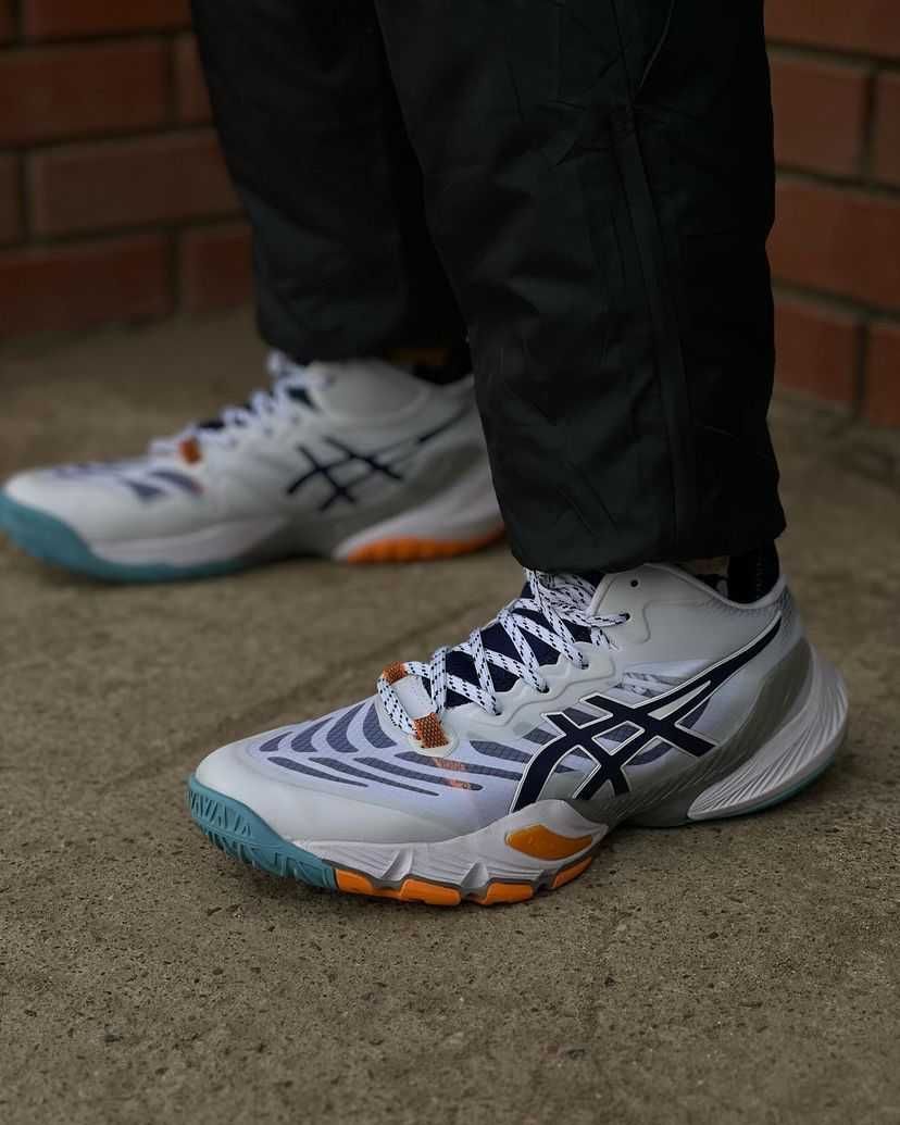 Кроссовки волейбольные ASICS METARISE 36000