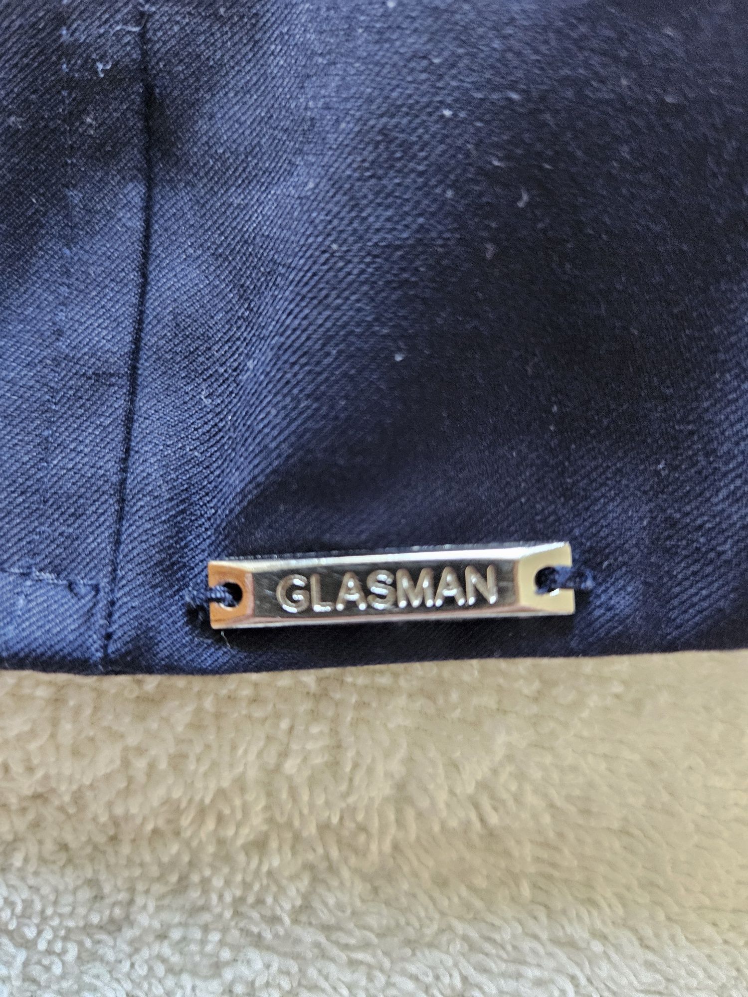 Продам жилет школьный на девочку фирмы Glasman