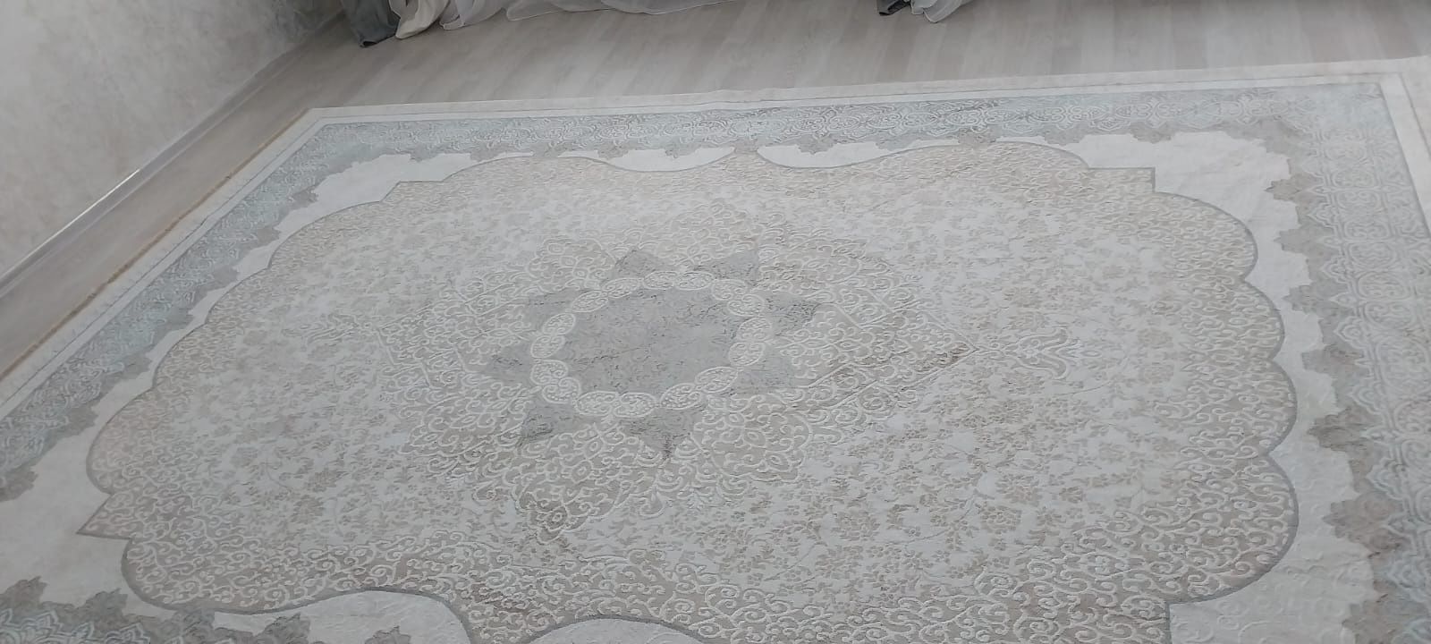 Кілем размері 3 × 4.
