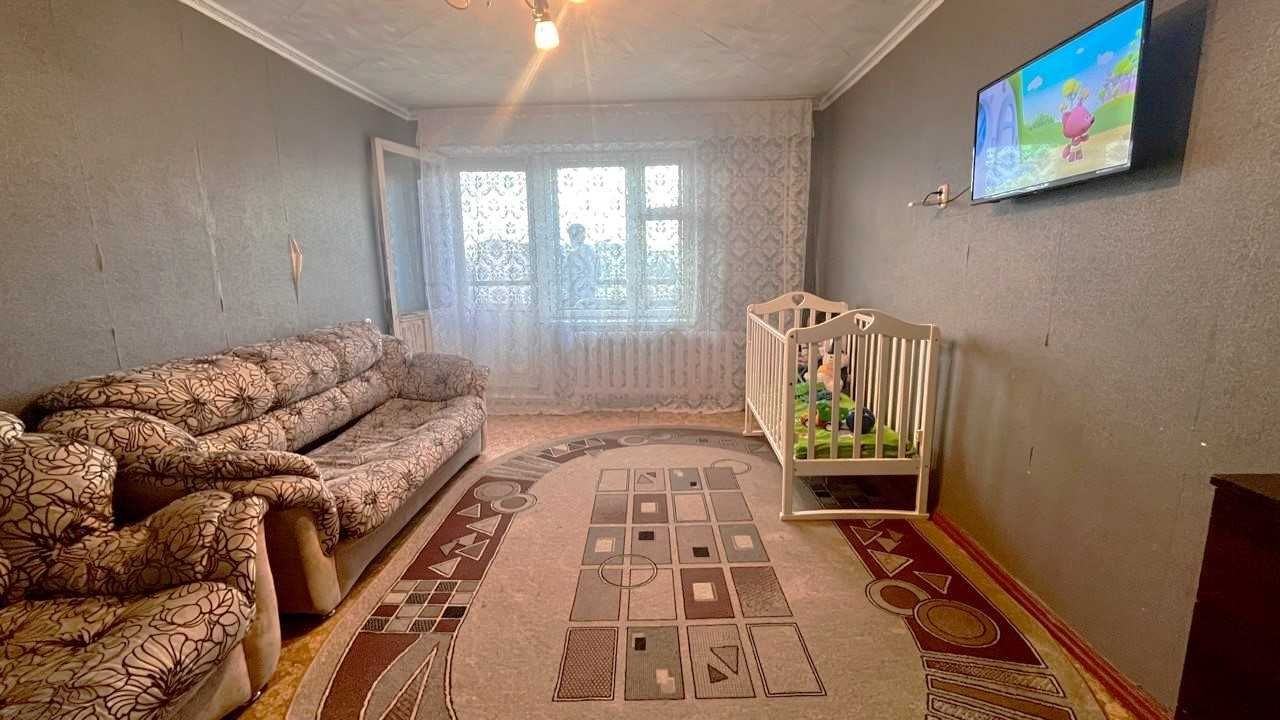 3 ком. кв. Комнаты раздельные, кухня большая.  Восток 3