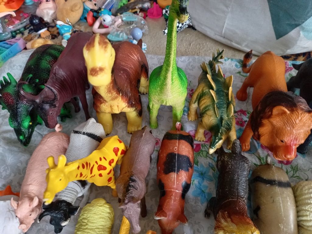 Продам лего и животных