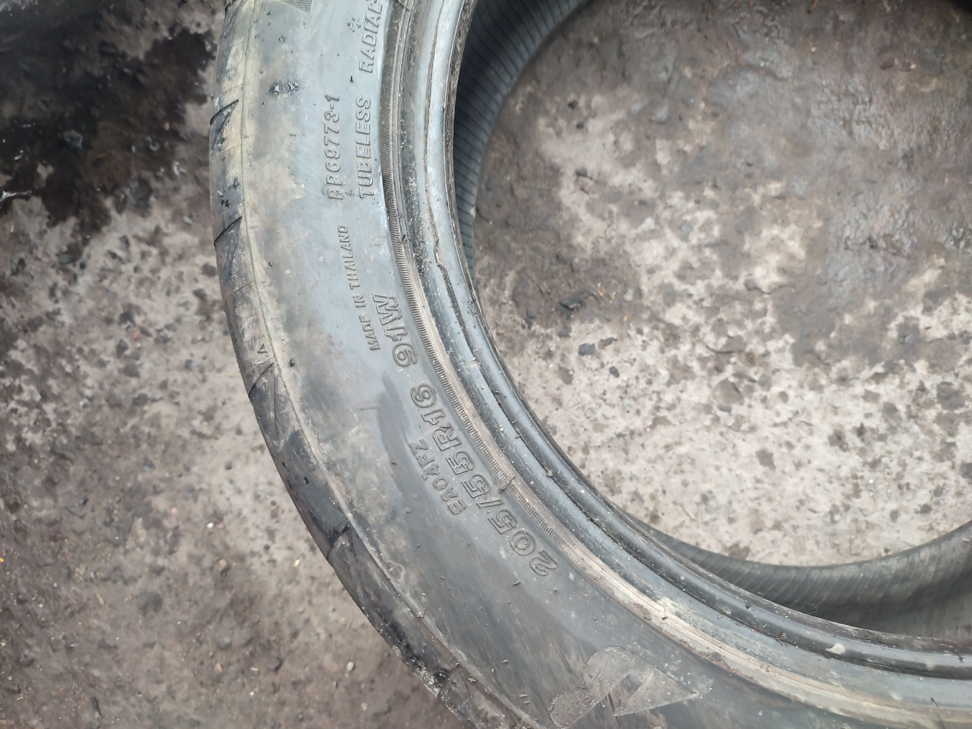Шина безкамерка размер 205/55 R16