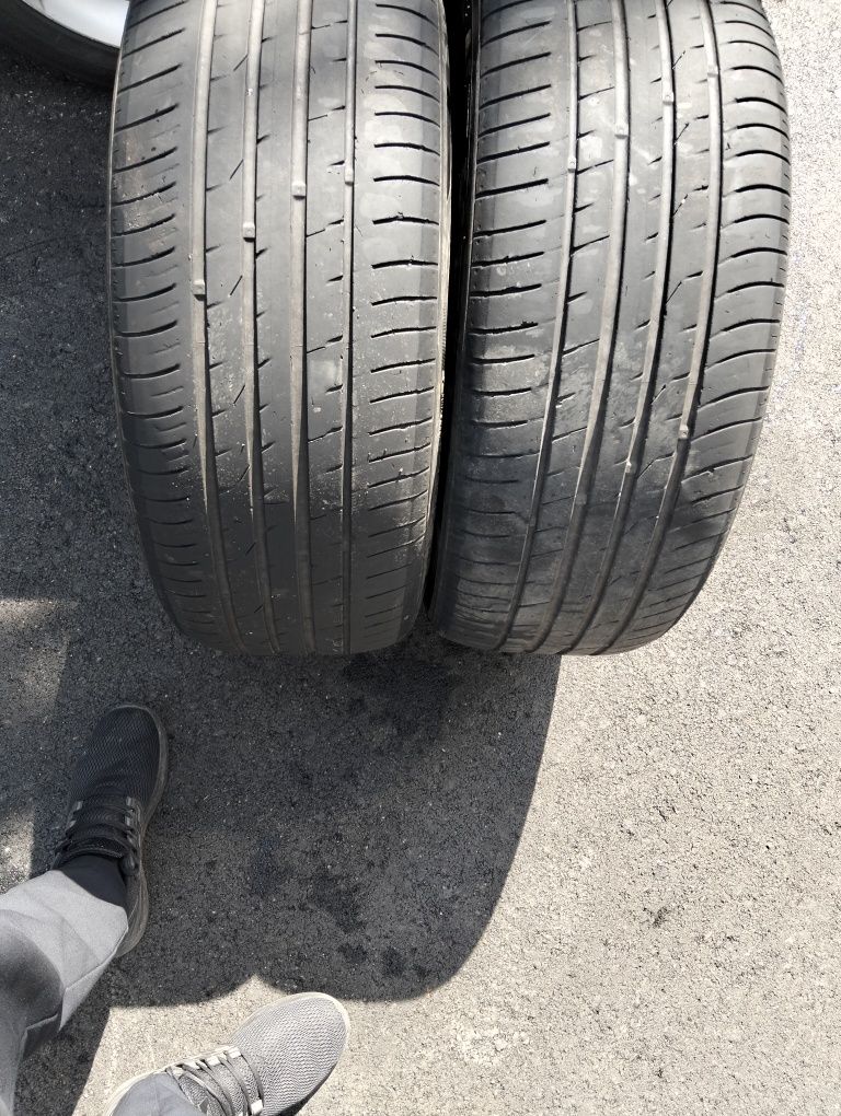 Продам шины 215/55/17 на камри