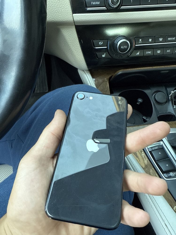 iPhone Se продается