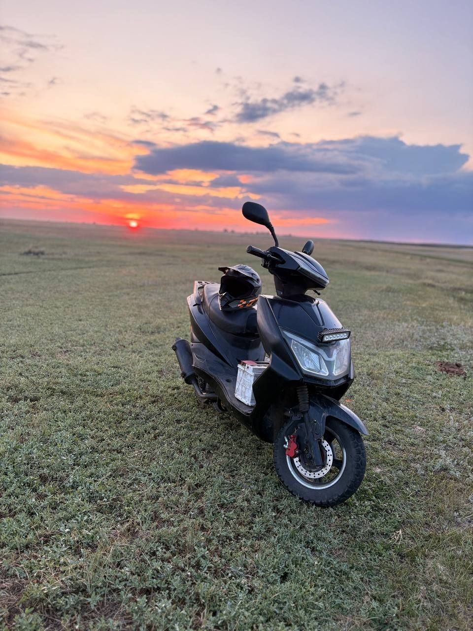 Продам скутер 150ку