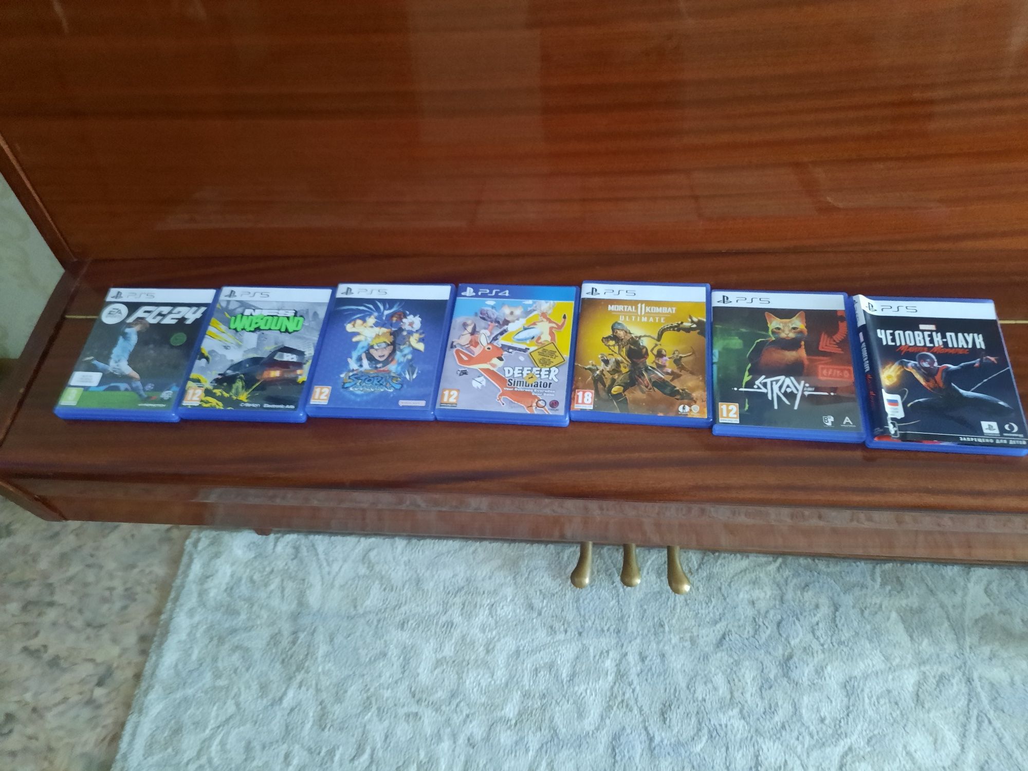 Продам Сони Playstation 5 и 7 дисков с играми