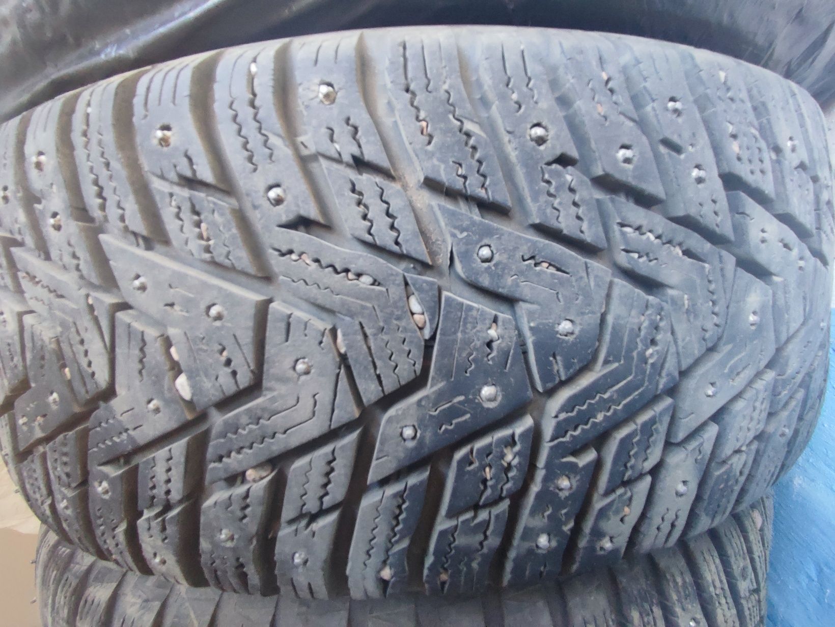 Колёса зимние HANKOOK на литых штатных дисках VESTA SW CROSS 205/50R17