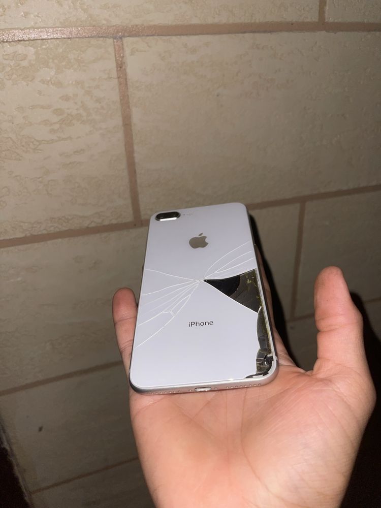 Продается iPhone 8 plus