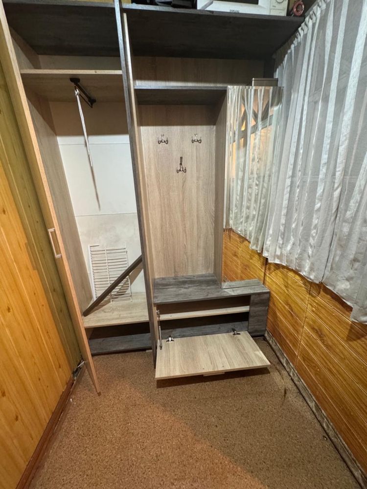 Продам шкаф прихожую