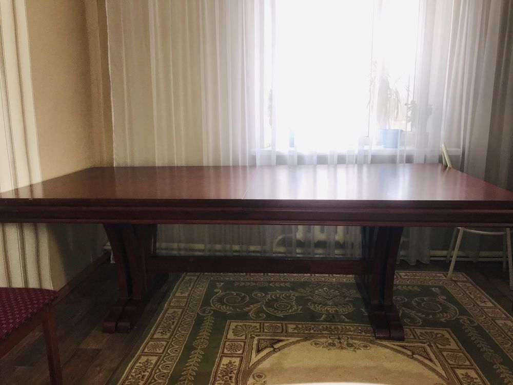 Стол для гостиной