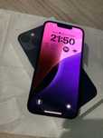 Продам смартфон iPhone 13.