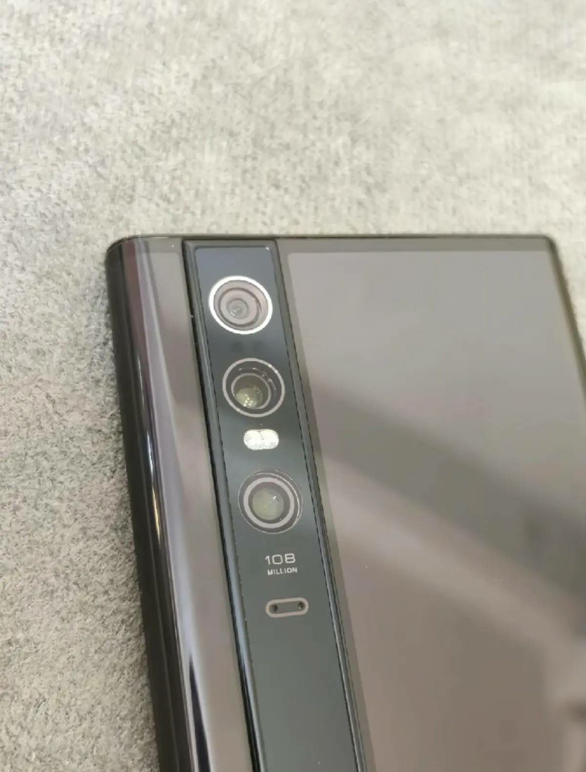 Xiaomi Mi MIX Alpha