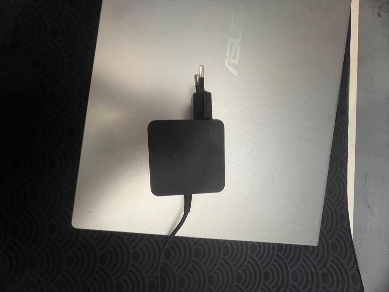 Продам ноутбук Asus X515JA для работы и учебы в отличном состоянии