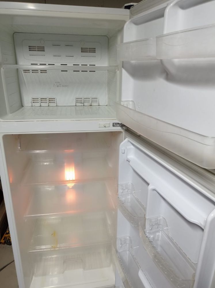 Продам холодильник