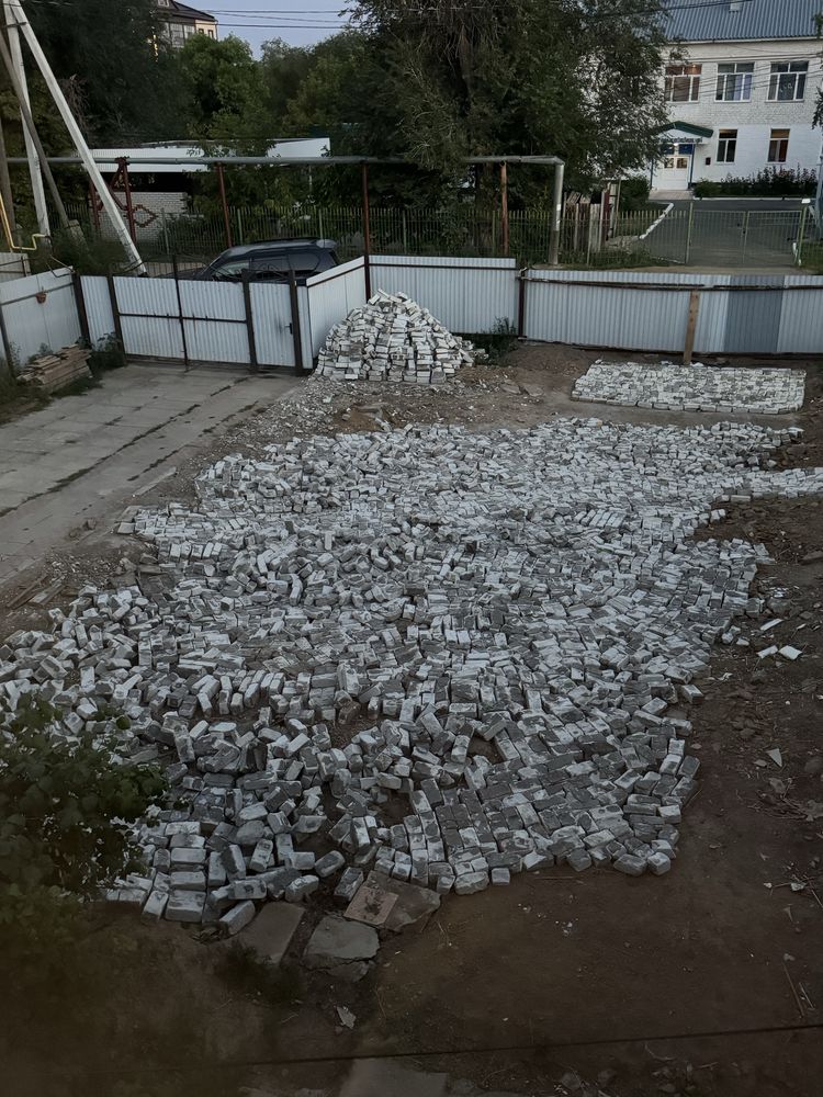 Продам кирпич