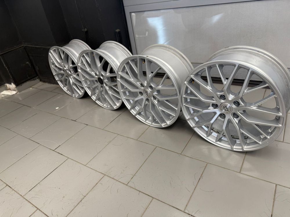 Продам Диски R18 титан