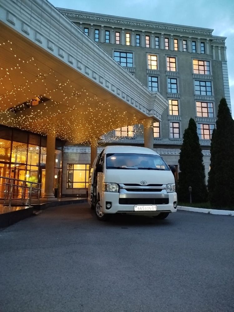 Аренда микроавтобуса Хайс (Toyota Hiace)