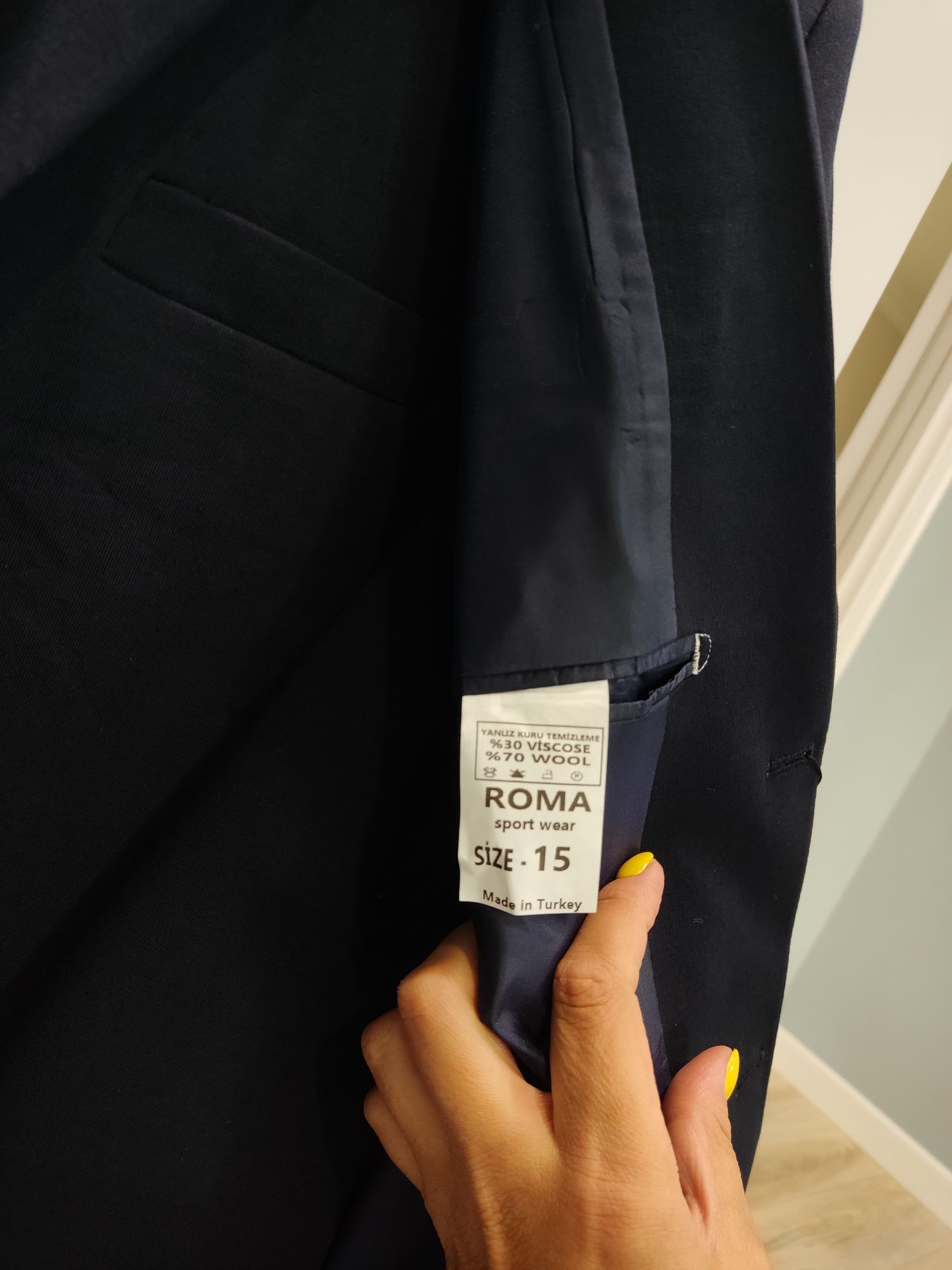 Продам школьные пиджаки размеры 14, 13 лет