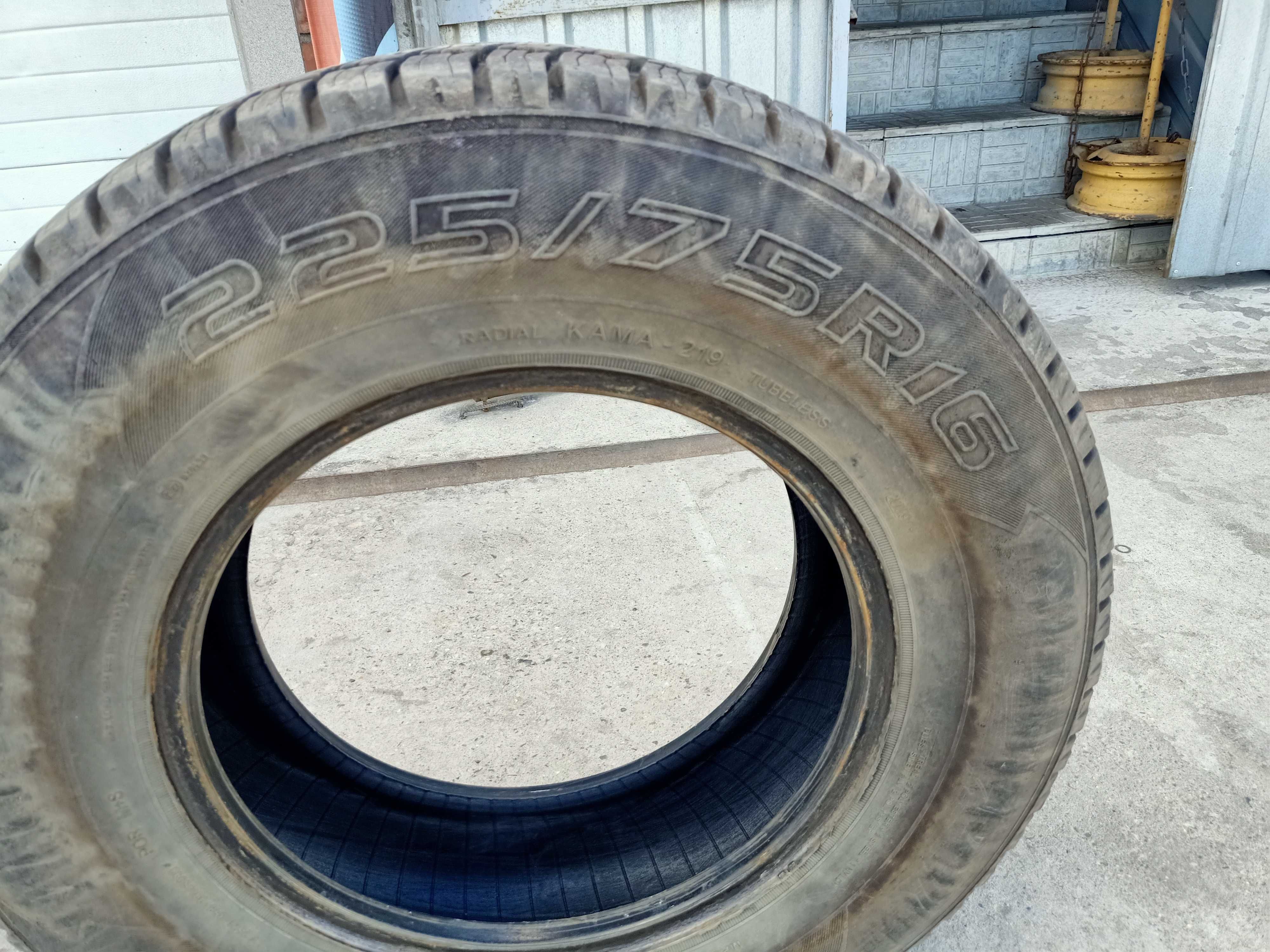 Продам бу шину размер 225*75*R16