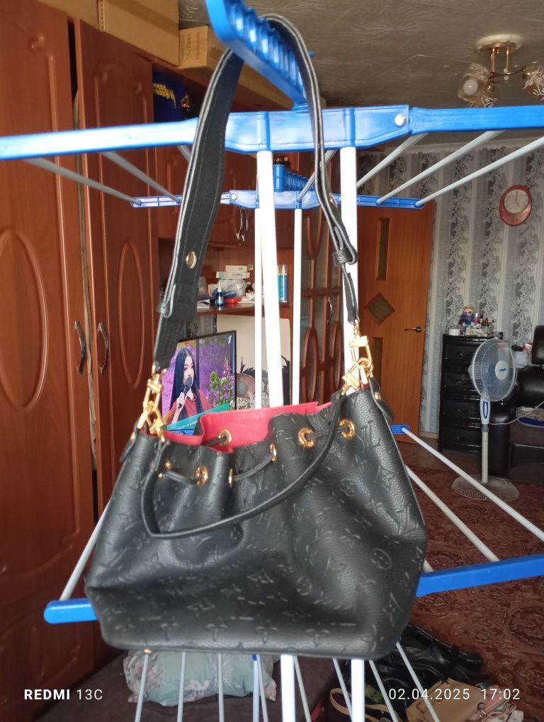 Продам женские сумки, натуральная кожа.