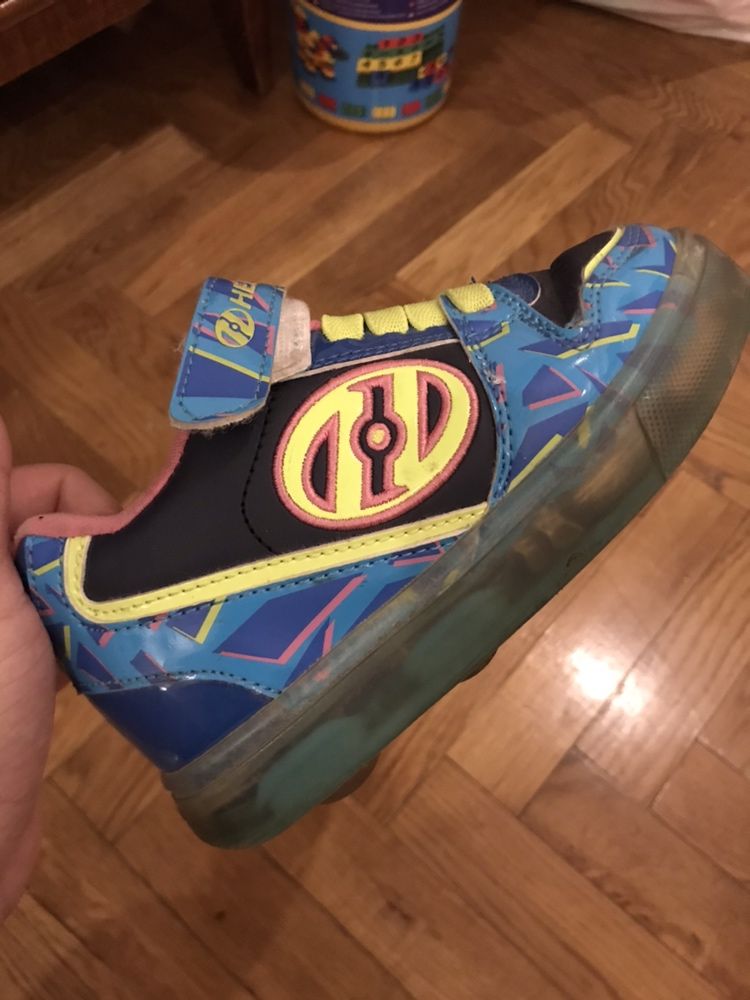 Кроссовки Heelys