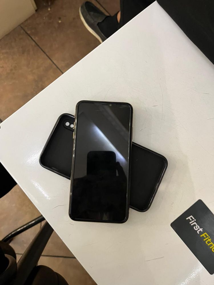 Продам ляля iPhone Xs Max