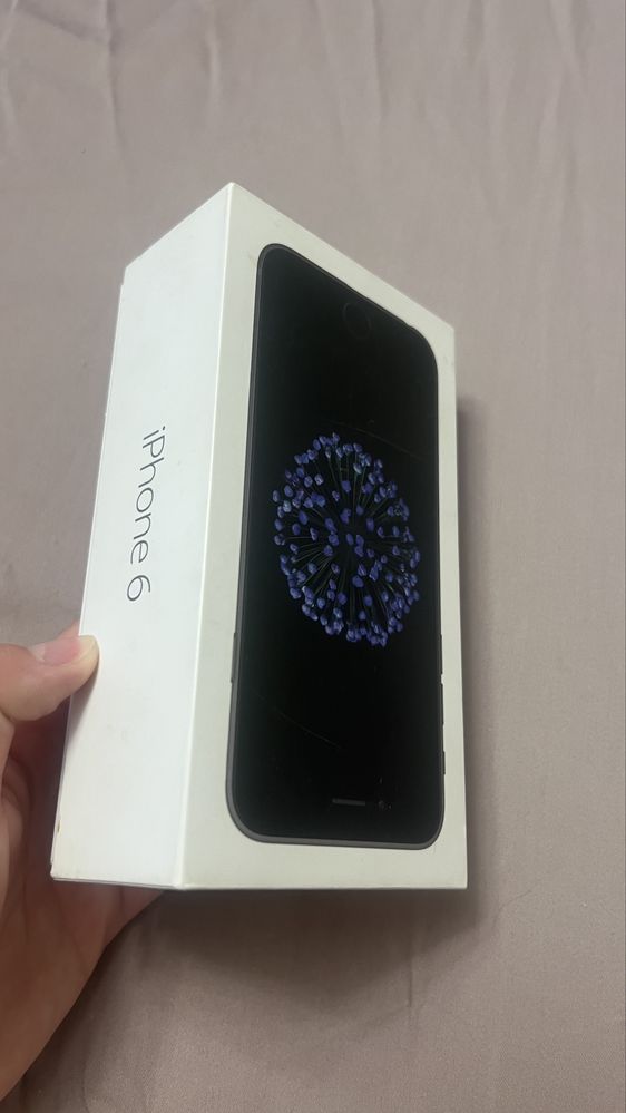 iPhone 6. В оригинальной коробке