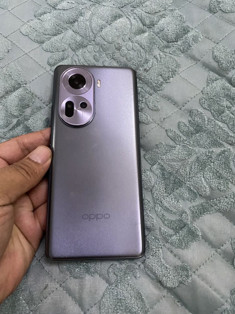 Oppo reno. 11.  5G