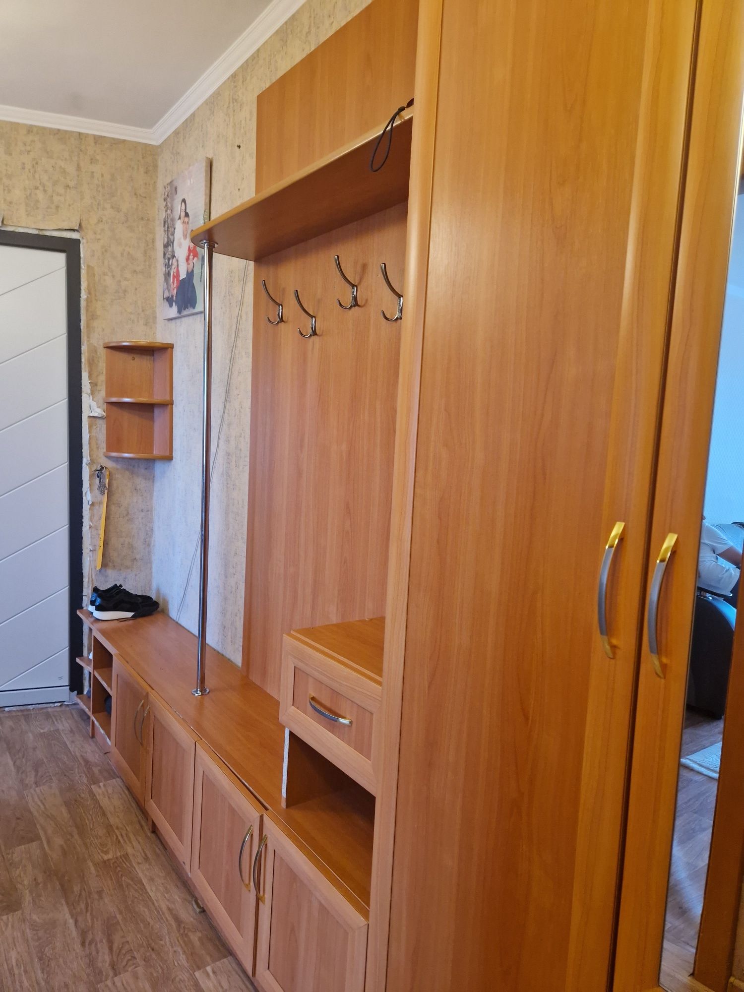 Продам прихожую, в хорошем состоянии