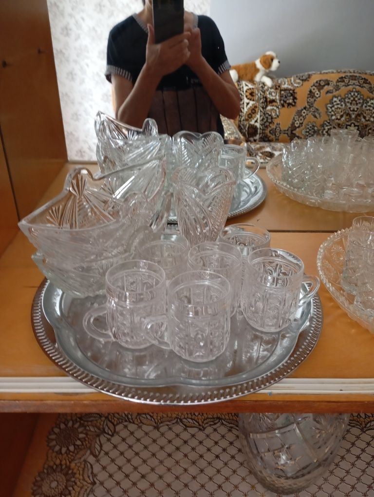 Хрусталь разный,вазочки ,бокалы ,стопки
