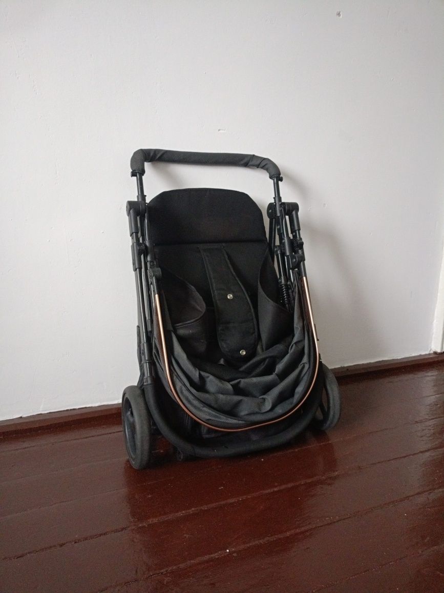 Продам летнюю  каляску!