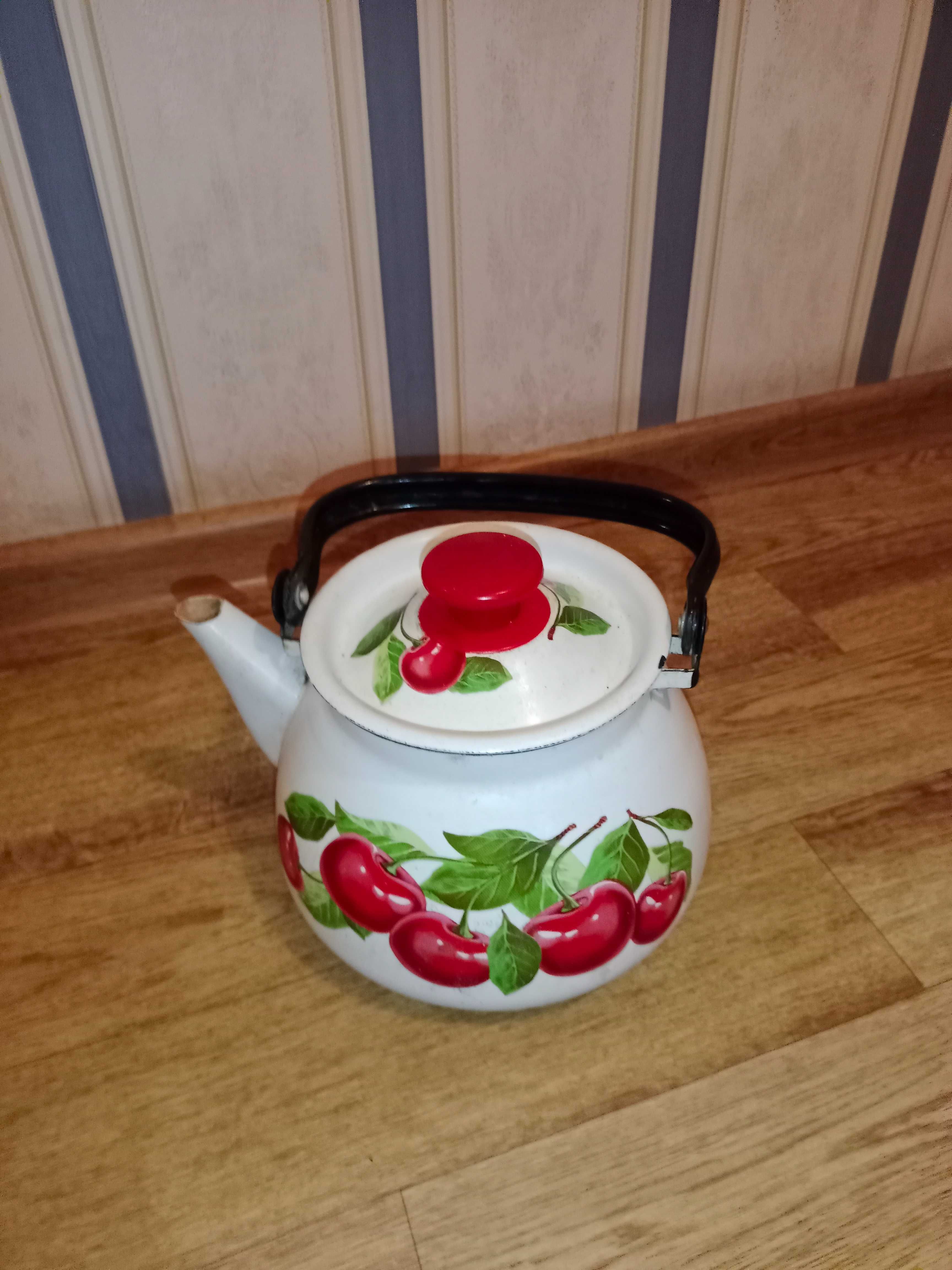 Продам чайник на 3 л в хорошем состоянии