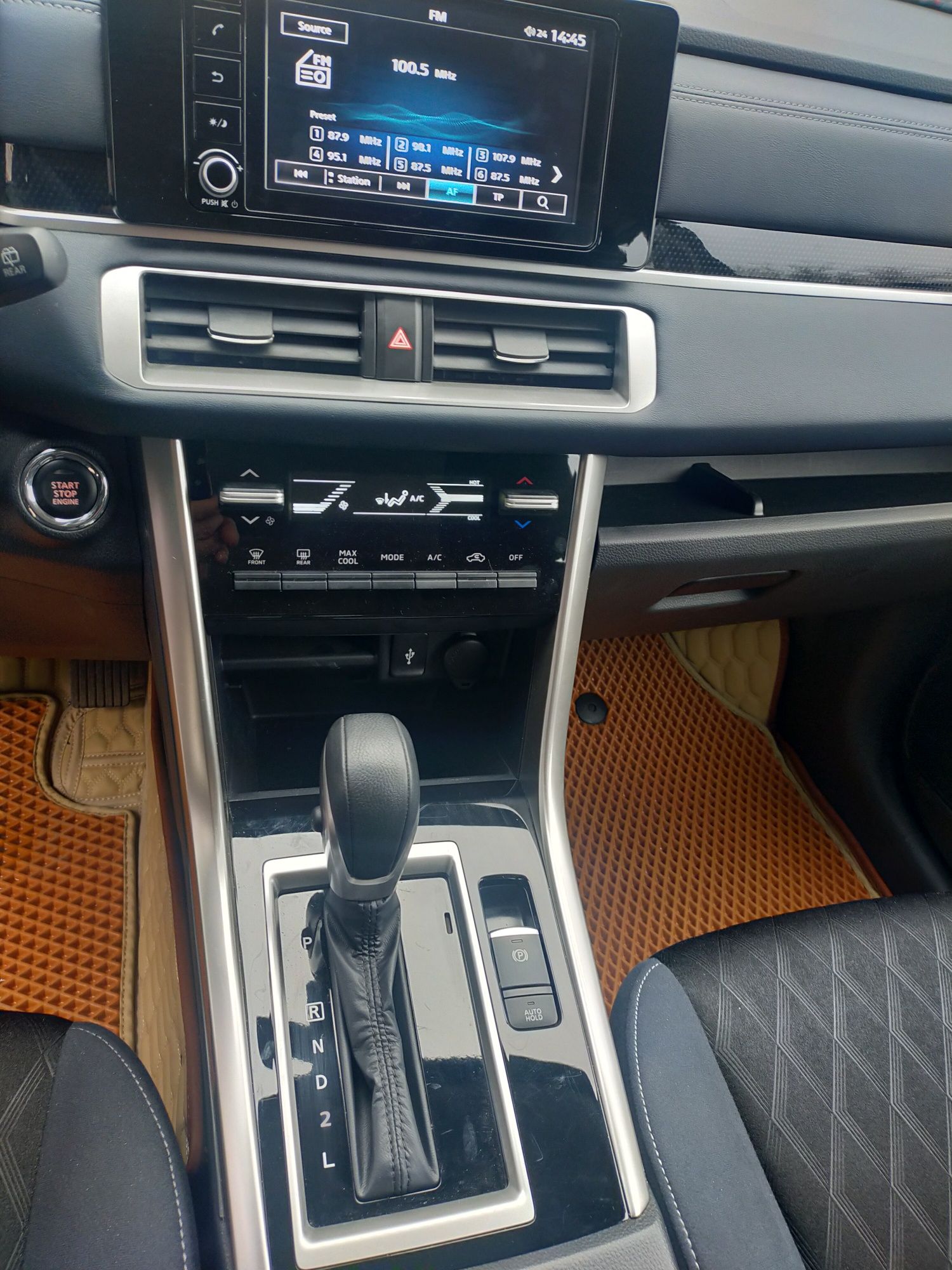 Mitsubishi Xpander Cross