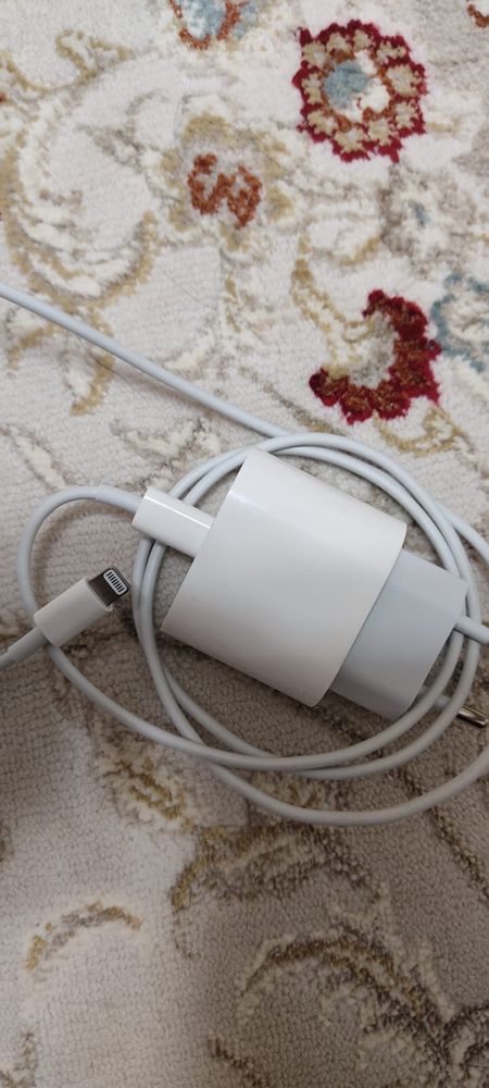 Продам зарядку на Iphone
